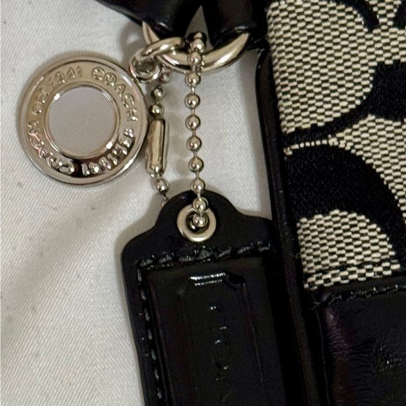 Coach Black and White Signature Wristlet - Picture 2 of 10